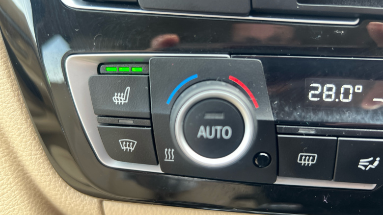 BMW 3 Series 330d xDrive Luxury 4dr Step Auto Diesel Saloon